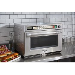 Microondas profesional Panasonic serie 60 Hz NE-2180 (44L). Voltaje para barcos o exportación.
