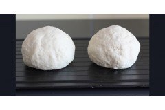 La división y el boleado de la masa para pizza